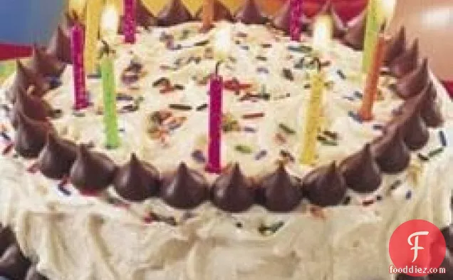 Hershey ' s ® चुंबन जन्मदिन का केक