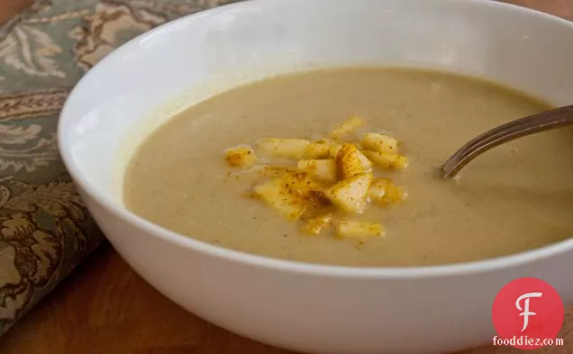 Curried Cauliflower And Apple Soup