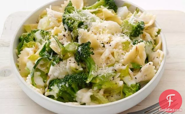 Bow-Tie Pasta With Broccoli and Potatoes