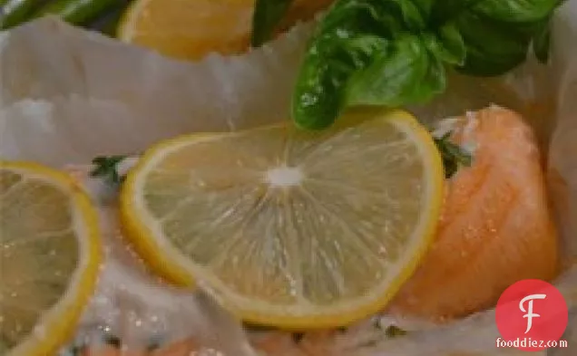 चर्मपत्र बेक्ड सामन