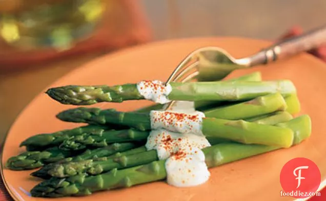 Asparagus Spears With Garlic Aïoli