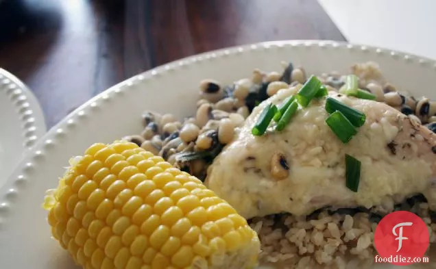 काली आंखों वाले मटर के साथ बेक्ड परमेसन चिकन