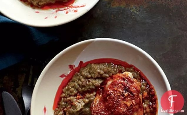 चिकन जांघों को दाल के स्टू के साथ भूनें