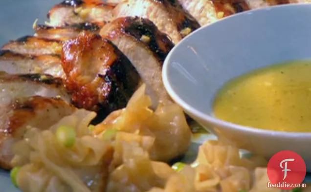 ग्रील्ड चिकन के साथ मसालेदार अदरक Vinaigrette
