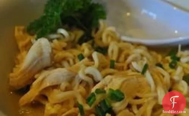 Slow Cooker Chicken Thai Ramen Noodles