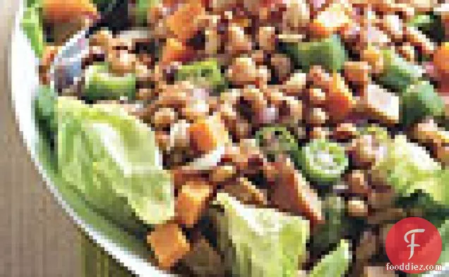 होपिन ' जॉन सलाद गुड़ ड्रेसिंग के साथ