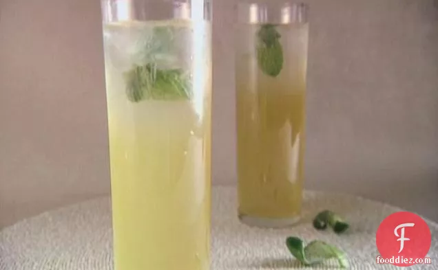 Lime-oncello Spritzers with Mint