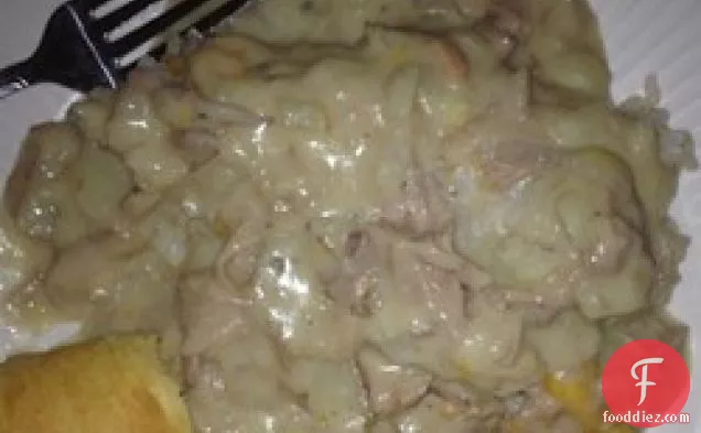 धीमी कुकर टर्की और आलू