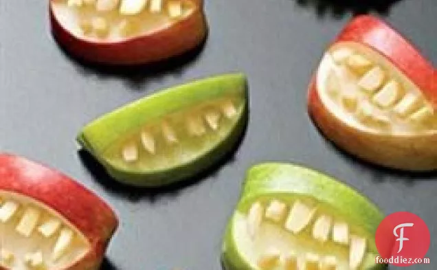 हेलोवीन फल सेब दांत व्यवहार करता है
