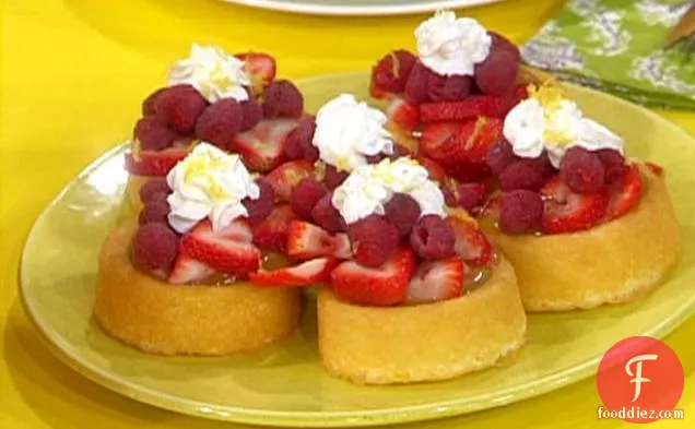 BLCC: Berries, Lemon Curd Cakes