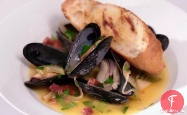 Mussels with Chorizo and Fennel