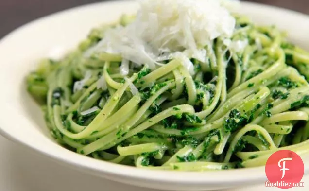 Linguini with Kale Pesto