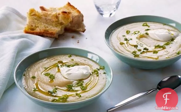मलाईदार फ्रेंच फ्राई और Scallion सूप