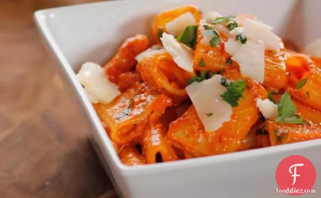 Quick and Easy Roasted Red Pepper Pasta