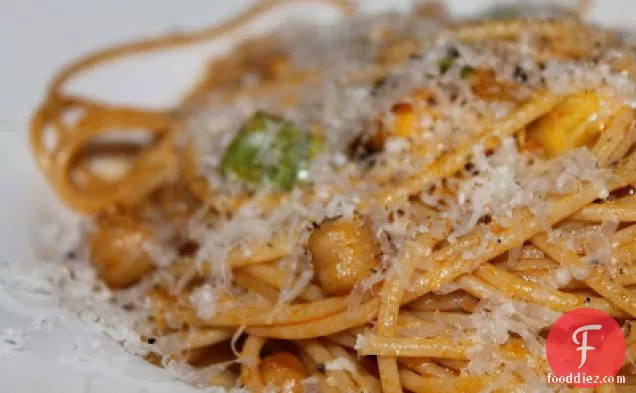 Zucchini & Chickpea Spaghetti With Hot Paprika