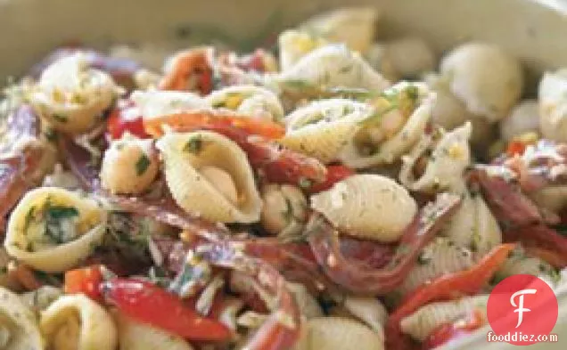 Pasta Shells With Chickpeas, Fennel, Tomatoes & Prosciutto