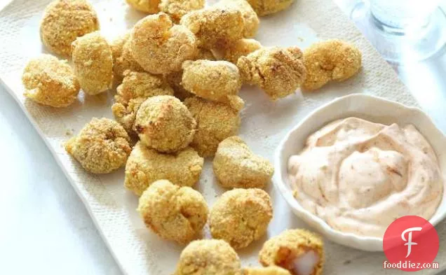 चिली-लाइम डिपिंग सॉस के साथ पॉपकॉर्न झींगा