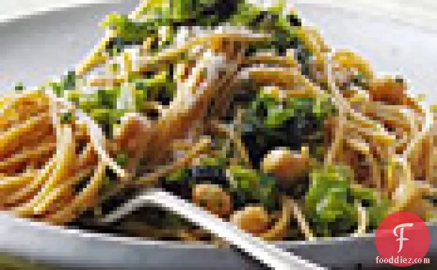 Whole-Wheat Spaghetti with Broccoli, Chickpeas, and Garlic