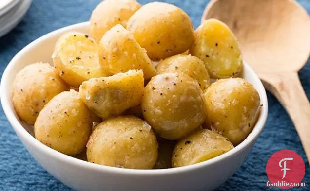 Boiled Potatoes with Butter