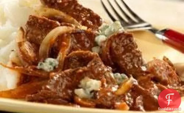 स्टेक के साथ टमाटर सॉस Gorgonzola