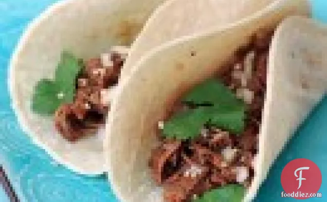 बीयर-ब्रेज़्ड टर्की टैकोस