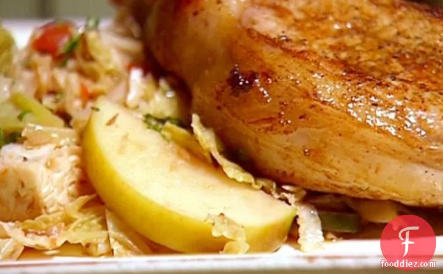 Stovetop Pork Chops with Cabbage and Apples