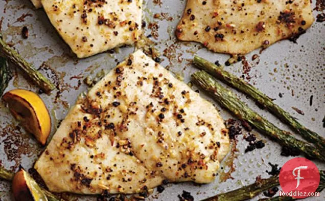 ताजा नींबू मिर्च के साथ बेक्ड फ्लाउंडर