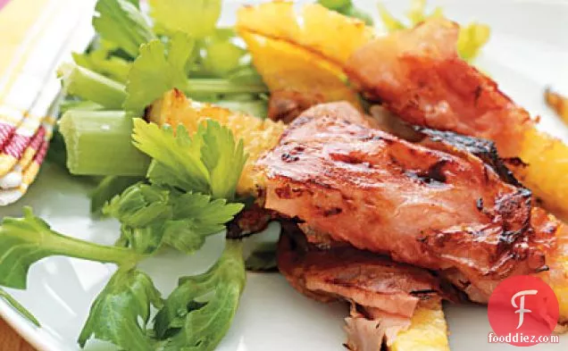 हैम और अनानास स्पीयर्स