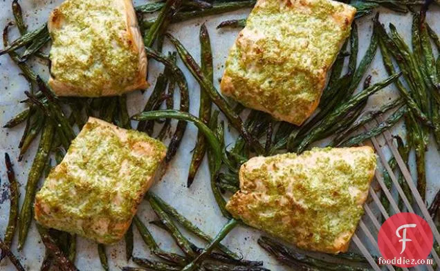 हरी बीन्स के साथ सिलेंट्रो क्रस्टेड आर्कटिक चार