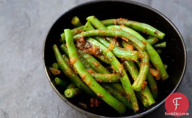 Green Beans With Salsa