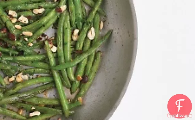 Green Beans With Hazelnuts