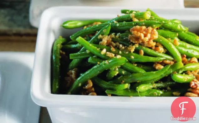 Green Beans with Walnut Pesto