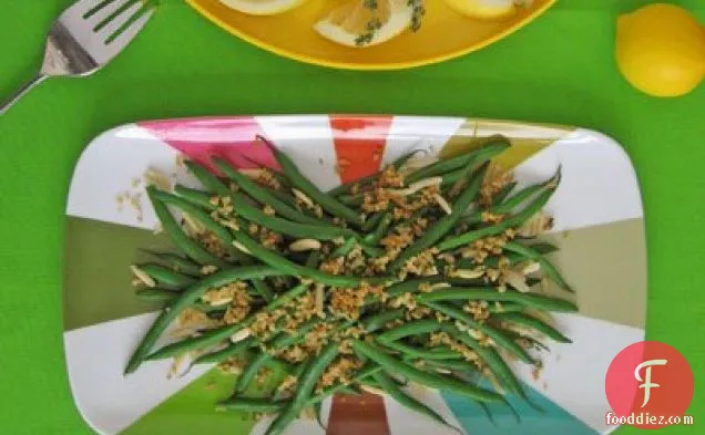 नींबू-थाइम ब्रेडक्रंब के साथ हरी बीन्स