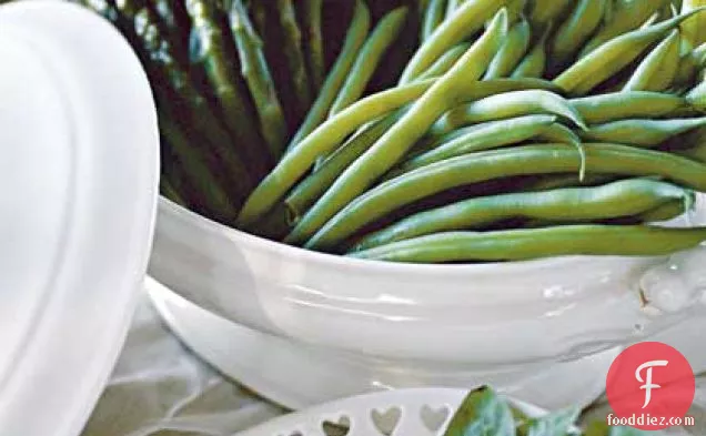 Steamed Asparagus and Green Beans With Fresh Lemon-Basil Dip
