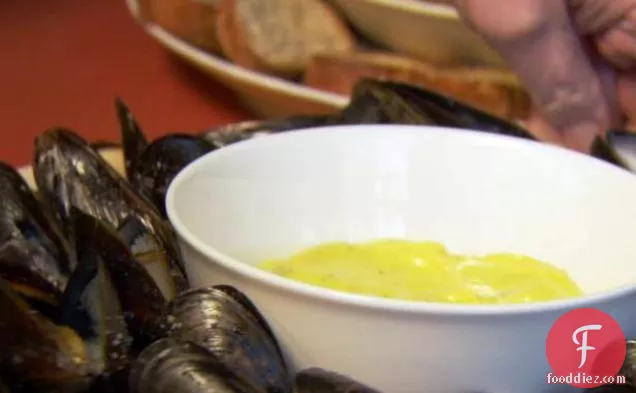 Mussels with Saffron Mayonnaise