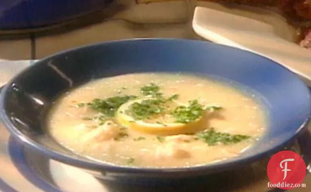 एवगोलेमेनो (अंडे-नींबू सॉस के साथ चिकन सूप)