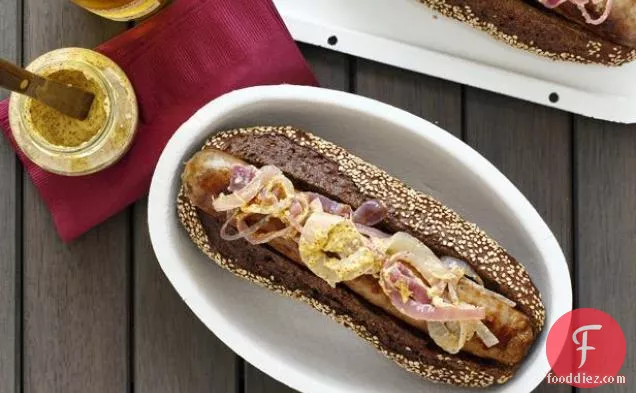 Wisconsin Beef-and-Cheddar Brats