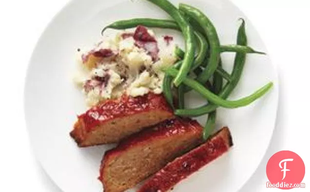 Turkey Meat Loaf With Mashed Potatoes And Green Beans