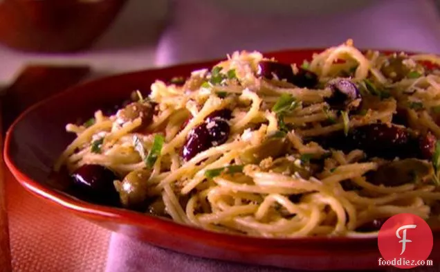 Spaghetti with Olives and Bread Crumbs