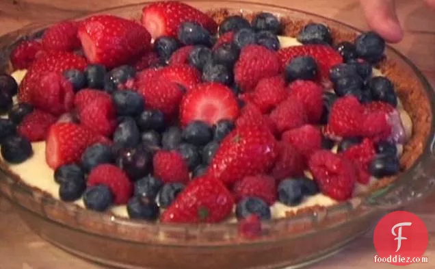 Pudding and Berry Tart with Graham Cracker Crust