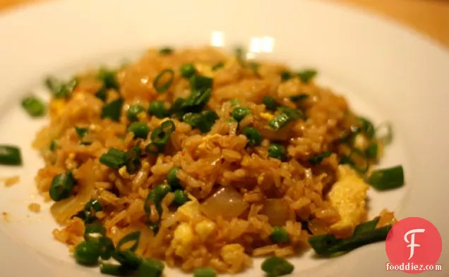 Dinner Tonight: Fried Rice with Saffron, Ginger, and Tomatoes (Arroz Frito Aortuguesa)
