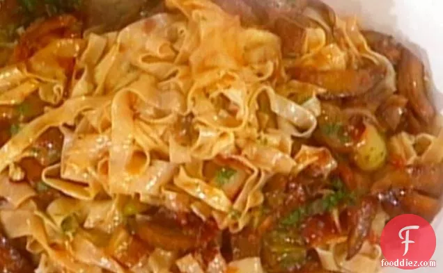 Tagliatelle con Funghi e Prosciutto: Ribbon Noodles with Mushrooms and ProsciuttoLeftovers: Pattone: Refried Tagliatelle