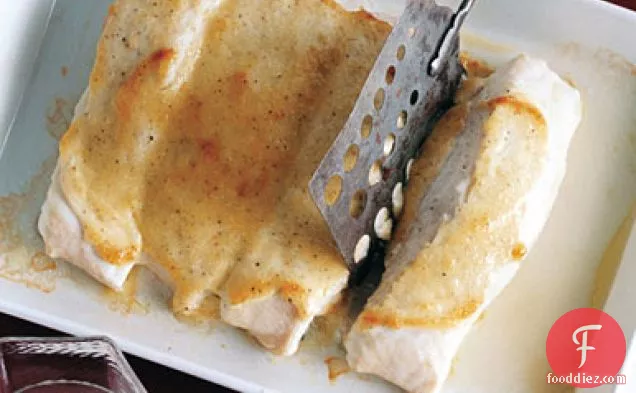 लहसुन की चटनी के साथ भुना हुआ हलिबूट