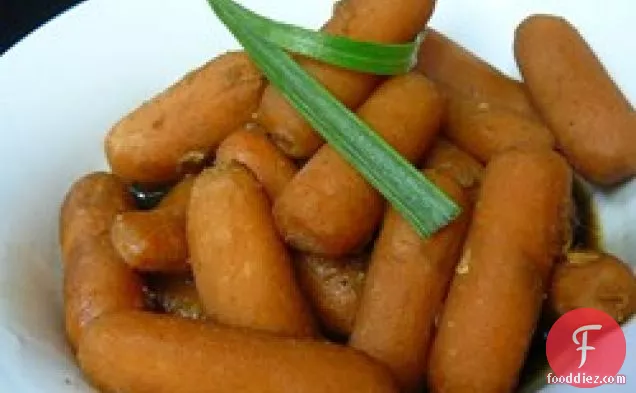 घुटा हुआ गाजर एशियाई शैली