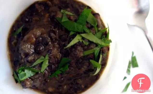 Black Lentil Soup With Black Pepper And Cumin Seeds