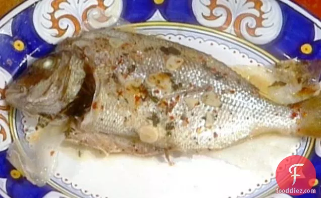 Orata अल Cartoccio: ब्रीम एक पैकेज में