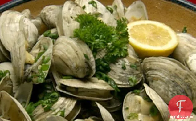 Steamed Clams with Fresh Mint