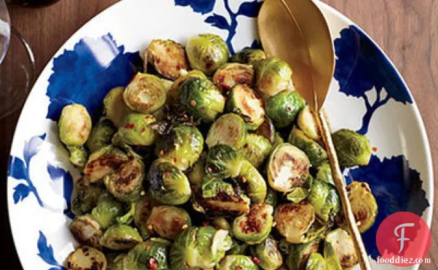 Linguine, केकड़ा, और Avocado के साथ Scallion Vinaigrette