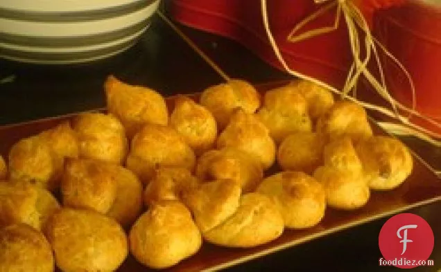 पनीर Puffs (Gougeres)