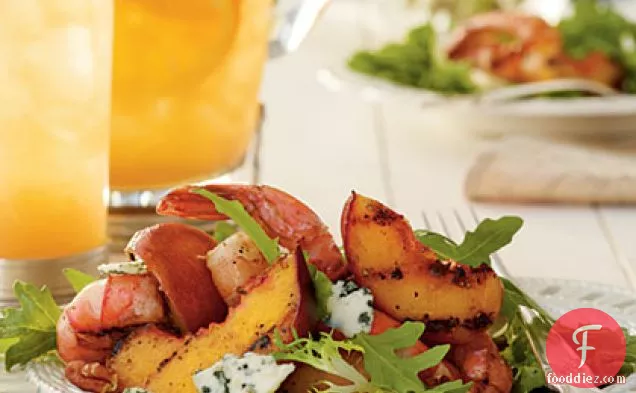 मीठी चाय विनिगेट के साथ ग्रील्ड झींगा सलाद